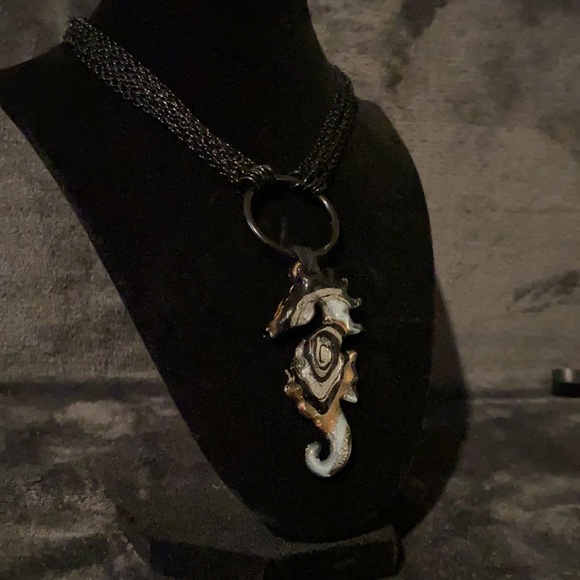 Glass seahorse necklace. - Picture 2 of 3